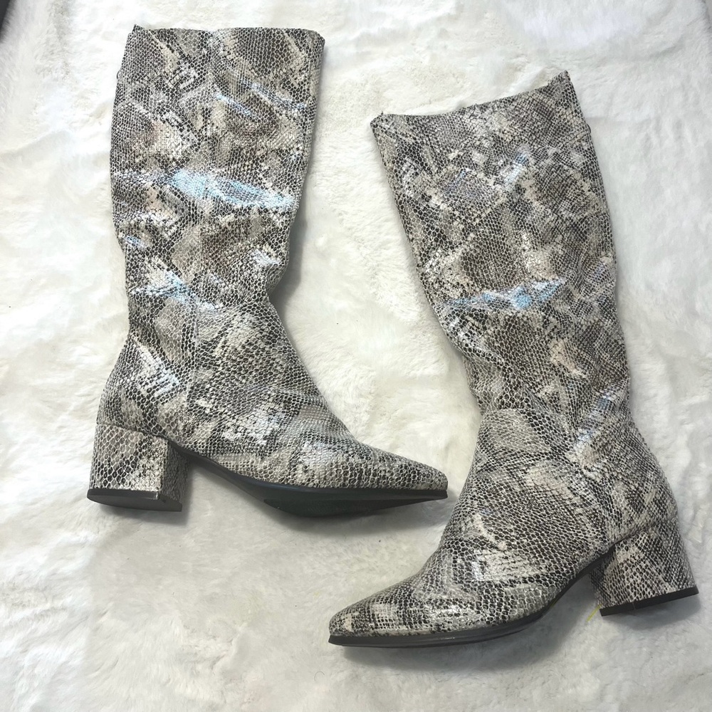 Very G Snake print boots